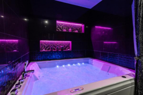 LuxeCityApartment